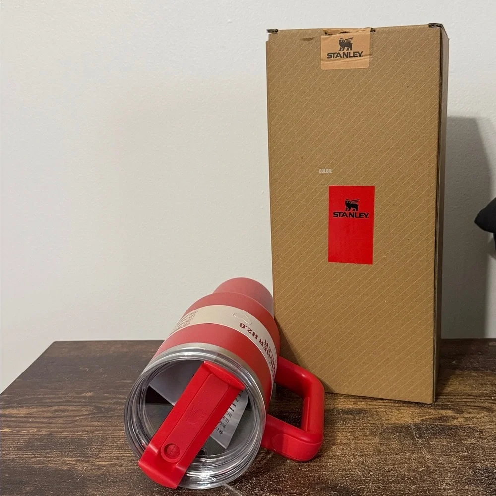 STANLEY Quencher H2.0 LIMITED RED Tumbler 40 oz Flowstate NEW - Picture 5 of 9